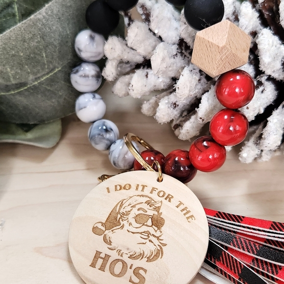 CHRISTMAS 🎄 Keychain Wristlet with Laser Engraved Pendant *HANDCRAFTED* - Picture 3 of 5